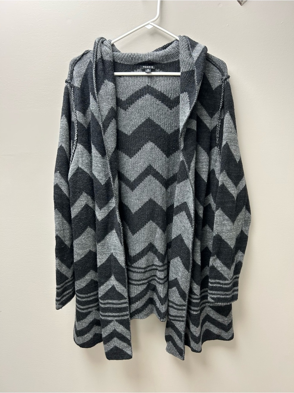 Torrid Women’s Black and Grey‎ Chevron Print Hooded Cardigan Sweater